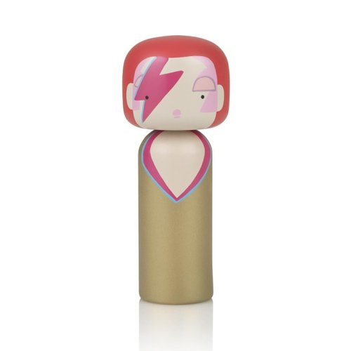 Ziggy figure by Becky Kemp, produced by Lucie Kaas. Front view.