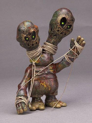 Zombies Cradle Ghostfighter figure by Toby Dutkiewicz, produced by Secret Base. Front view.