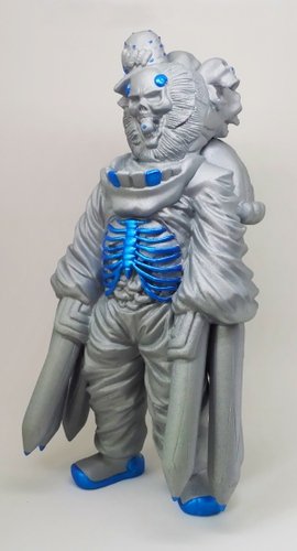 Zone 6 - SIlver GID figure by Erick Scarecrow, produced by Esc-Toy. Front view.